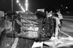 11/04/2008: Espectacular vuelco sin heridos en la Panamericana.  El autom�vil qued� absolutamente destrozado en el accidente. 